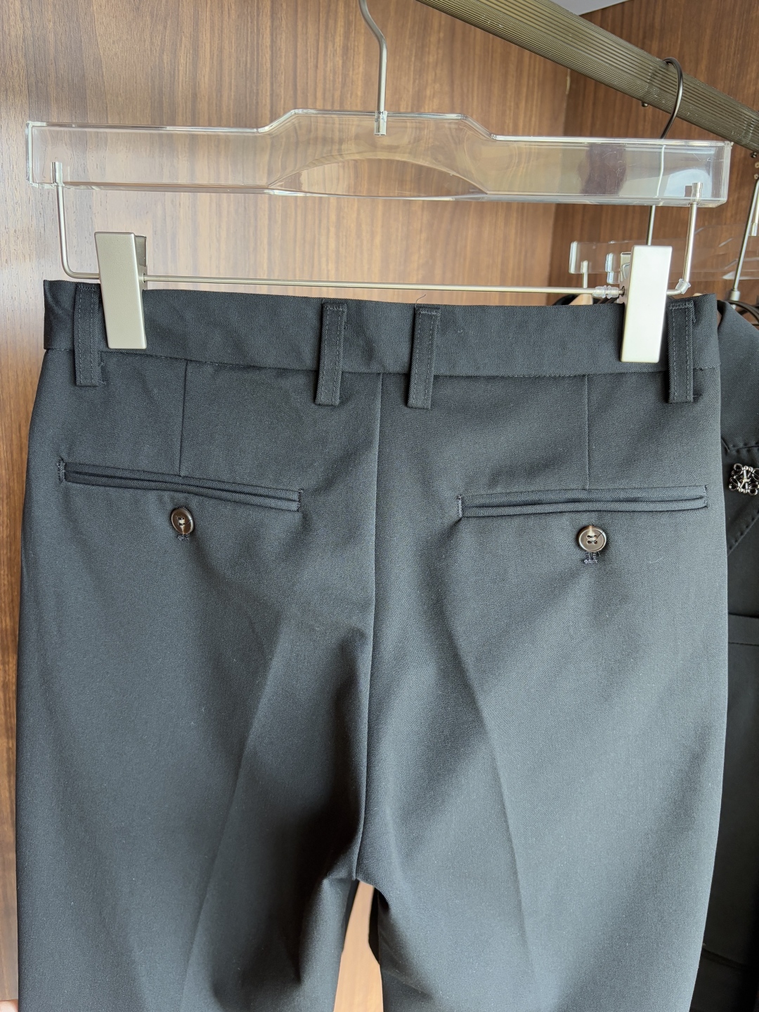 Handmade Summer Suit: Elegance and Craftsmanship for Gentlemen in Hot Weather - 图片 9