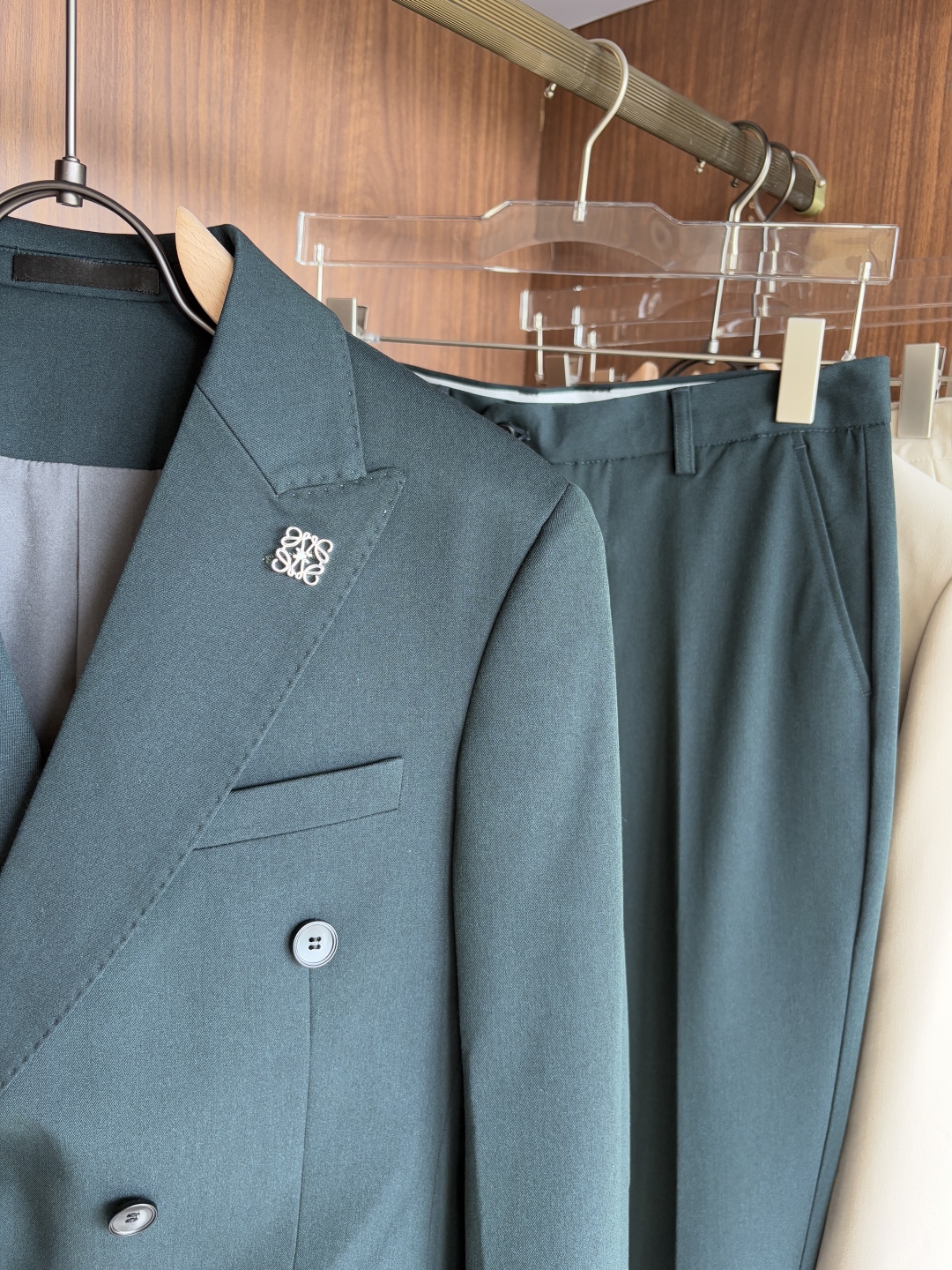 Handmade Summer Suit: Elegant, Comfortable, Customized. Unique Details, High Quality Materials, Flattering Design. - 图片 4