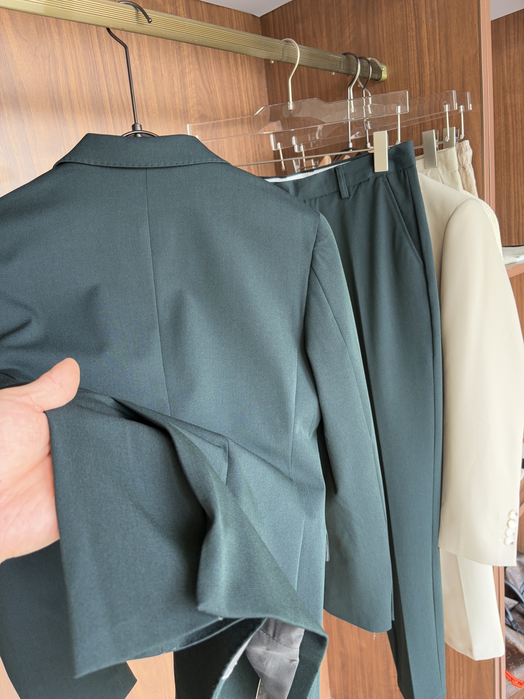 Handmade Summer Suit: Elegant, Comfortable, Customized. Unique Details, High Quality Materials, Flattering Design. - 图片 6