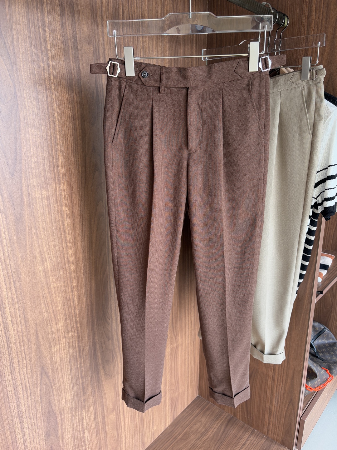 Luxury Naples Fabrics: Timeless Elegance and Comfort in Every Wear - 图片 1