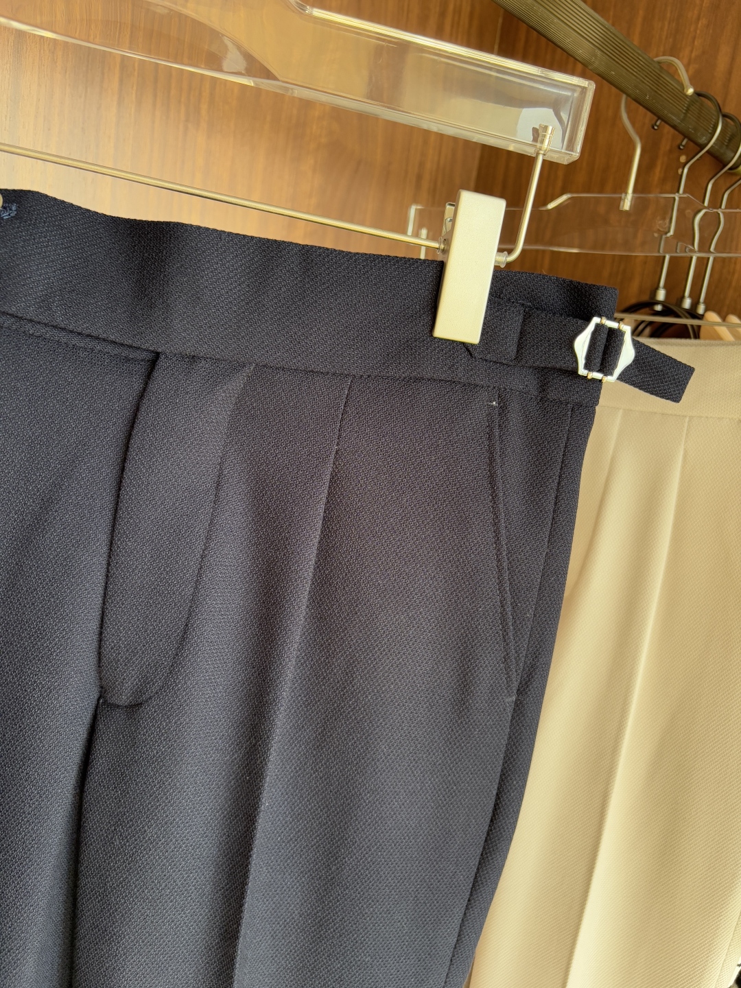 Luxury Naples Fabrics: Timeless Elegance and Comfort in Every Stitch - 图片 4