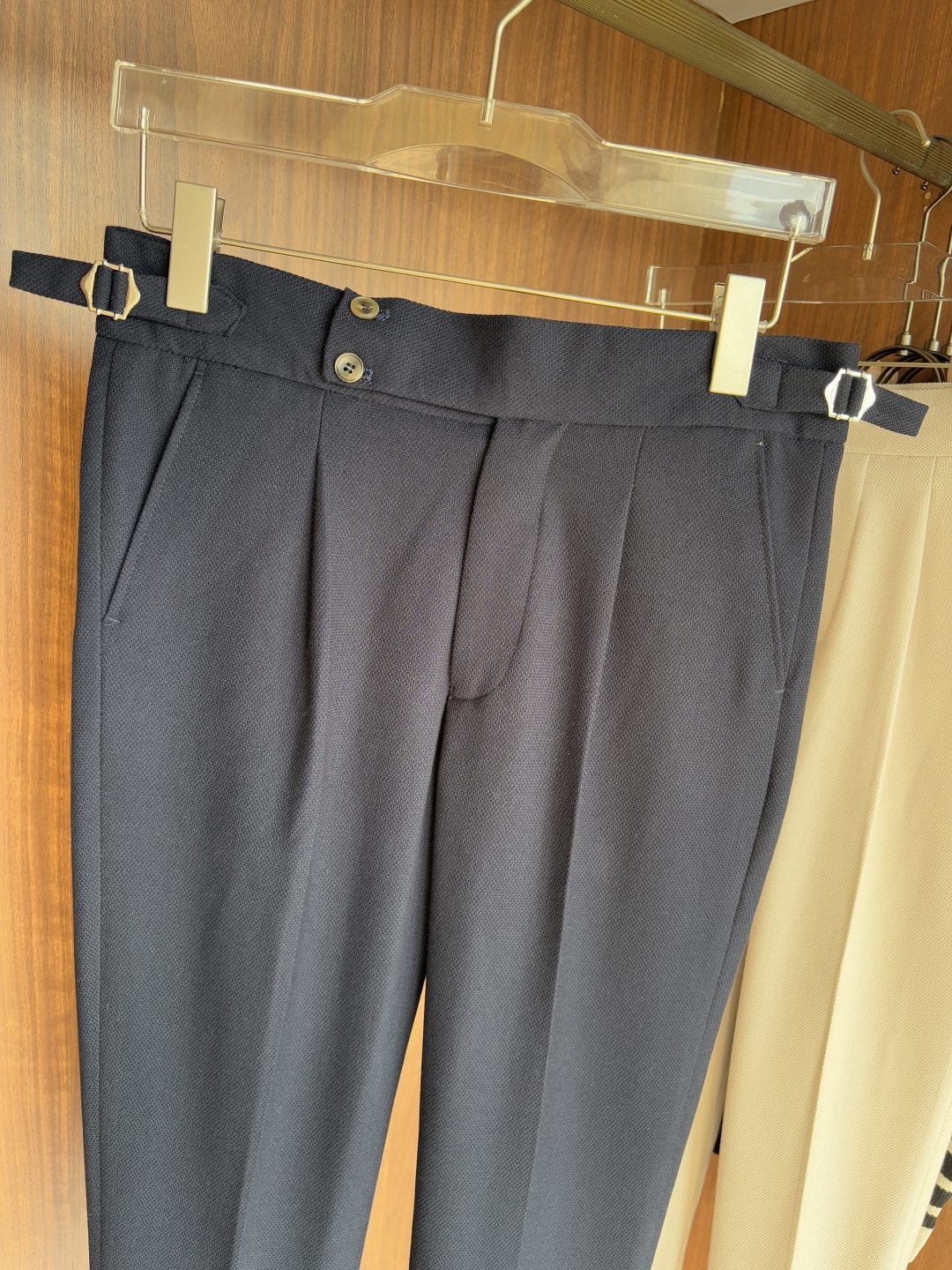 Luxury Naples Fabrics: Timeless Elegance and Comfort in Every Stitch - 图片 3