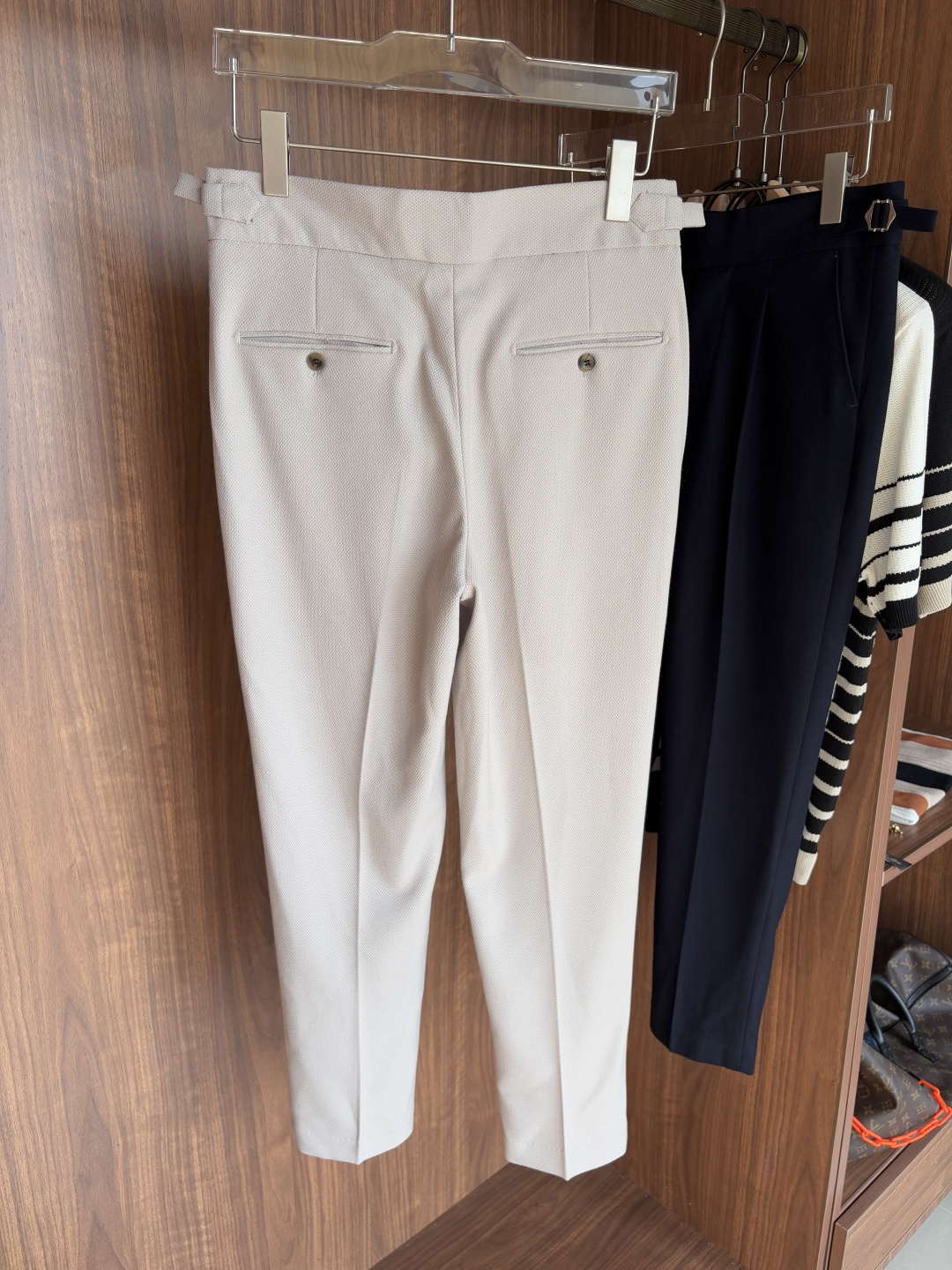 Luxury Naples Fabrics: Timeless Elegance and Comfort in Every Detail - 图片 2