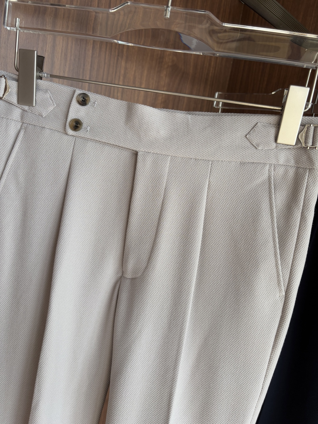 Luxury Naples Fabrics: Timeless Elegance and Comfort in Every Detail - 图片 3