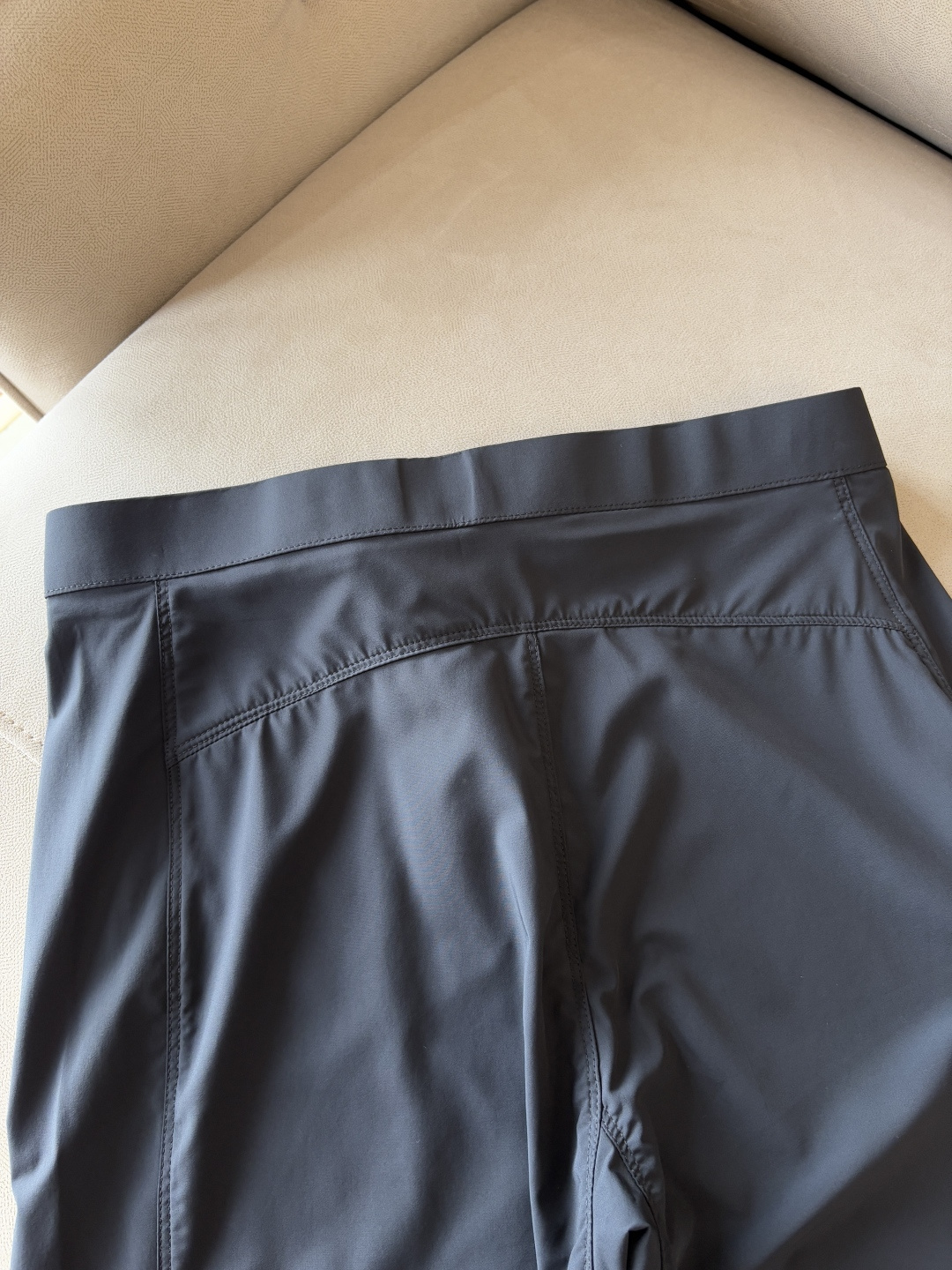 ARCTERYX 始祖鸟 2025夏季新款 短裤  休闲裤，专柜定制面料 透气舒适度高，细节无可挑剔，品