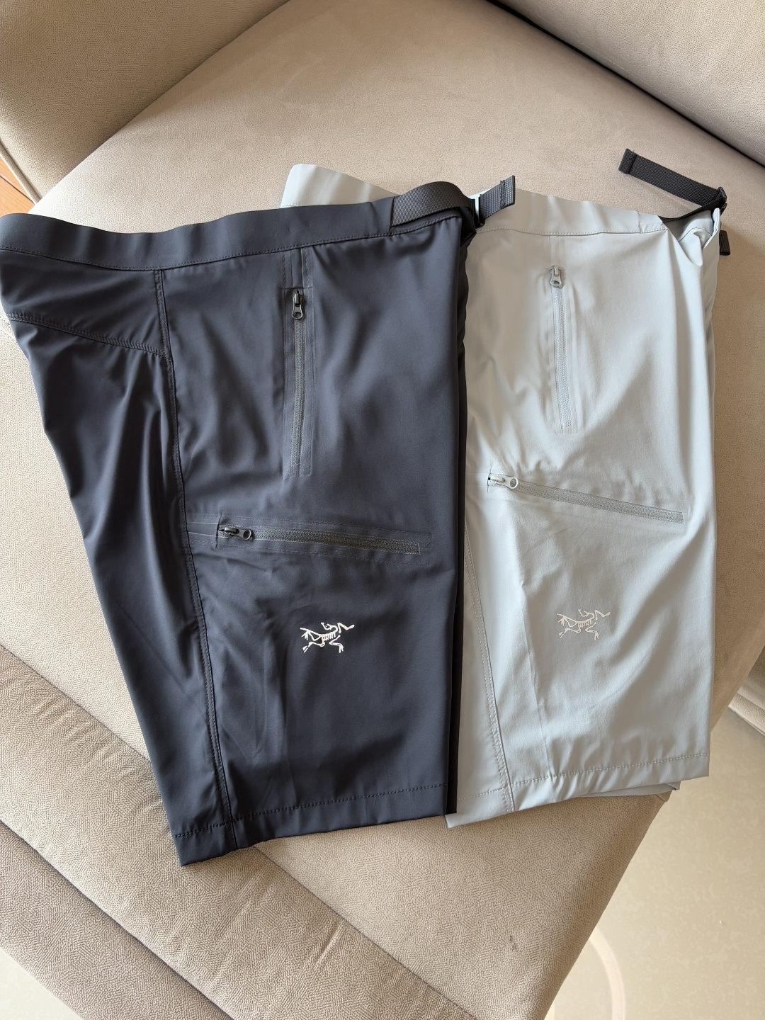 NO:462757,ARCTERYX 2025 summer new style shorts casual pants, custom-made fabric for counter, breathable and comfortable, impeccable details, brand element design concept, reflects quality. The feel is delicate and soft!  It is casually cut, with a great upper body style!  Code number M-3XL, arc'teryx, shorts, alexander wang19860909ARCTERYX 始祖鸟 2025夏季新款 短裤 休闲裤,专柜定制面料 透气舒适度高,细节无可挑剔,品牌元素设计理念,体现品质.手感细腻柔软！呈现休闲裁剪,上身版型超赞！码数M-3XL,arc'teryx,shorts,alexander wang,Men's clothing