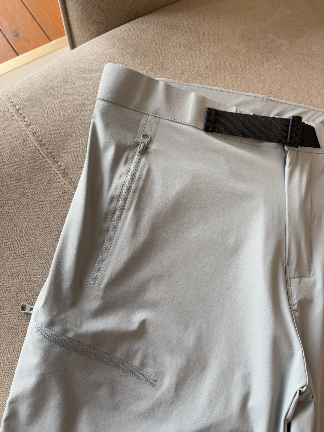 ARCTERYX 始祖鸟 2025夏季新款 短裤  休闲裤，专柜定制面料 透气舒适度高，细节无可挑剔，品