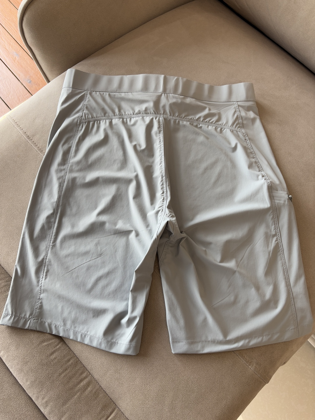 ARCTERYX 始祖鸟 2025夏季新款 短裤  休闲裤，专柜定制面料 透气舒适度高，细节无可挑剔，品