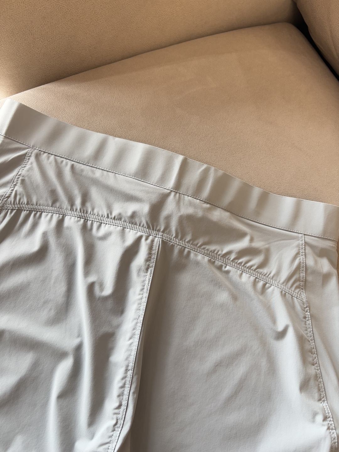 ARCTERYX 始祖鸟 2025夏季新款 短裤  休闲裤，专柜定制面料 透气舒适度高，细节无可挑剔，品