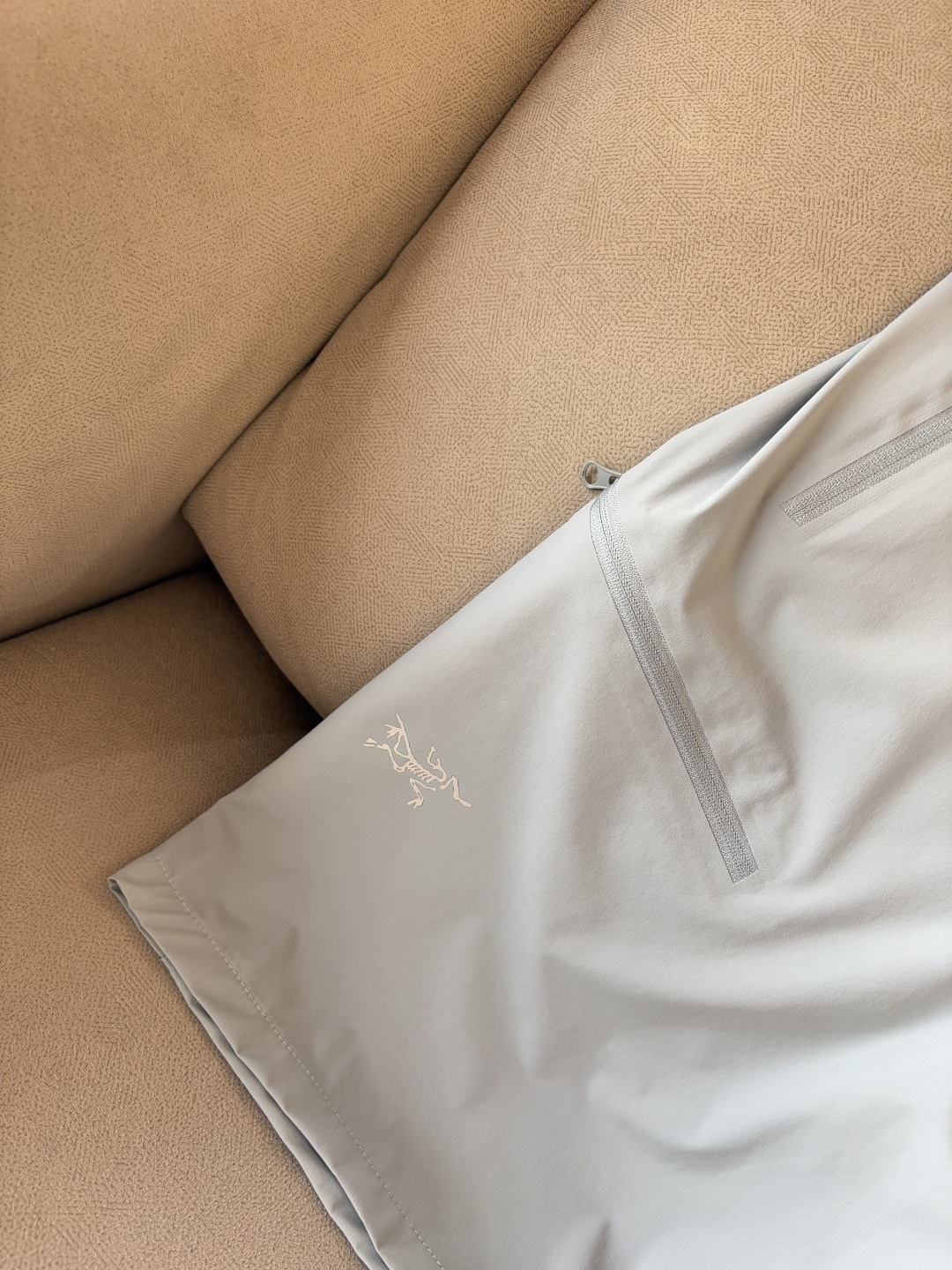 ARCTERYX 始祖鸟 2025夏季新款 短裤 休闲裤，专柜定制面料 透气舒适度高，细节无可挑剔，品牌