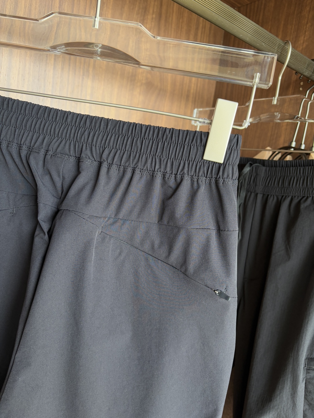 始祖鸟 官网同步 经典户外 工装裤 颜色超级正 海外同步发型 今年流行趋势 进口科技面料 M-3XL