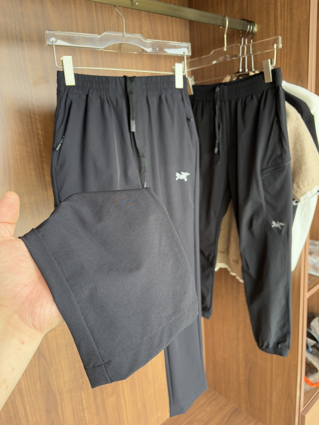 始祖鸟 官网同步 经典户外 工装裤 颜色超级正 海外同步发型 今年流行趋势 进口科技面料 M-3XL