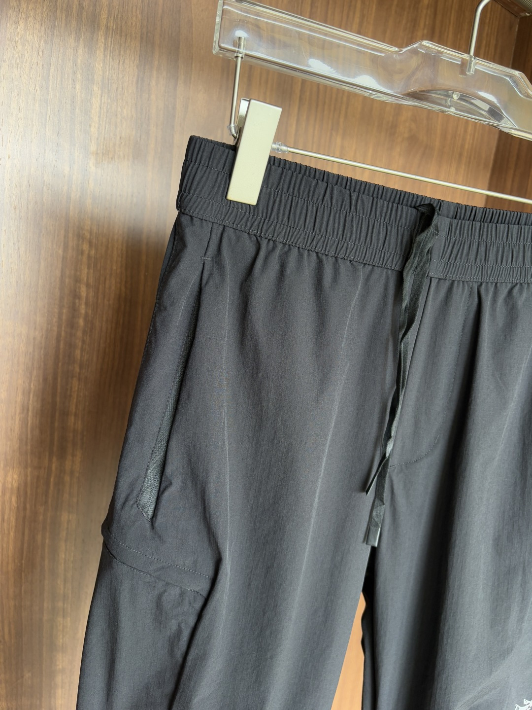 始祖鸟 官网同步 经典户外 工装裤 颜色超级正 海外同步发型 今年流行趋势 进口科技面料 M-3XL