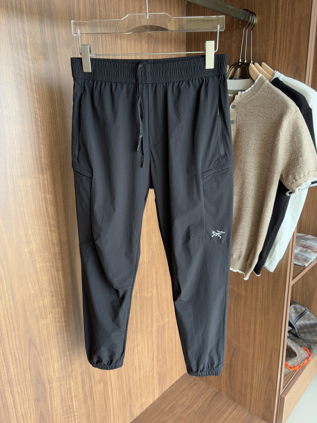 始祖鸟 官网同步 经典户外 工装裤 颜色超级正 海外同步发型 今年流行趋势 进口科技面料 M-3XL