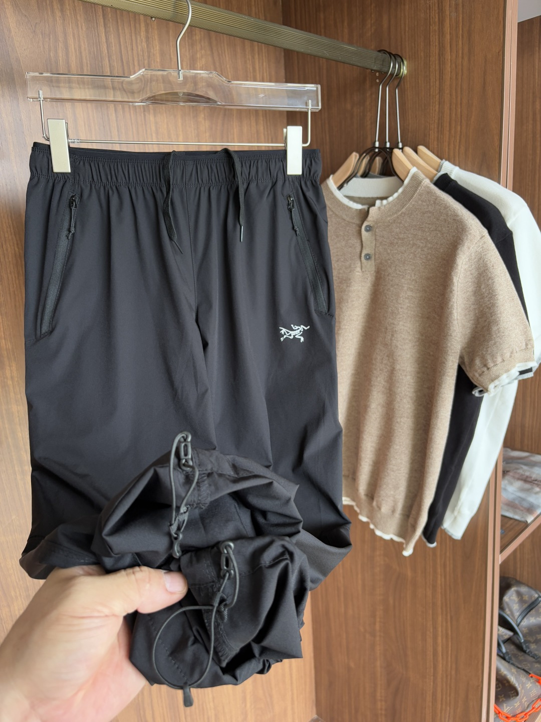 始祖鸟 官网同步 经典户外 工装裤 颜色超级正 海外同步发型 今年流行趋势 进口科技面料 M-3XL