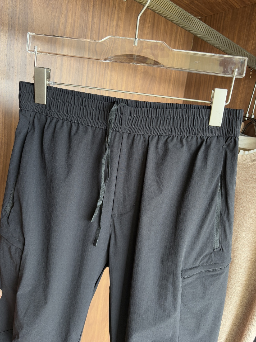 始祖鸟 官网同步 经典户外 工装裤 颜色超级正 海外同步发型 今年流行趋势 进口科技面料 M-3XL