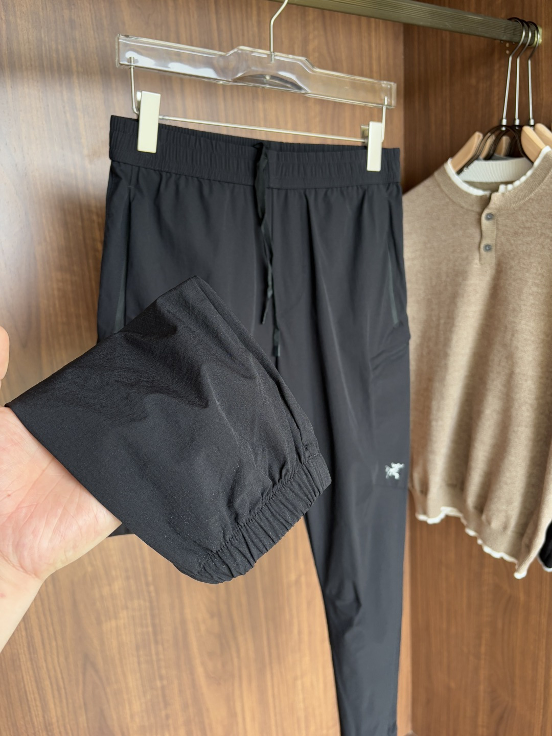 始祖鸟 官网同步 经典户外 工装裤 颜色超级正 海外同步发型 今年流行趋势 进口科技面料 M-3XL