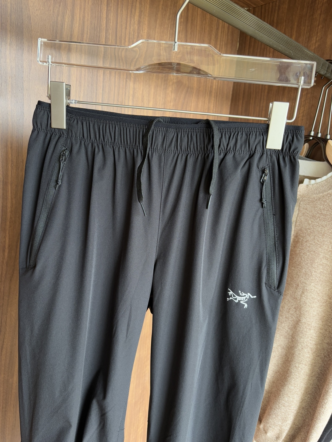 始祖鸟 官网同步 经典户外 工装裤 颜色超级正 海外同步发型 今年流行趋势 进口科技面料 M-3XL