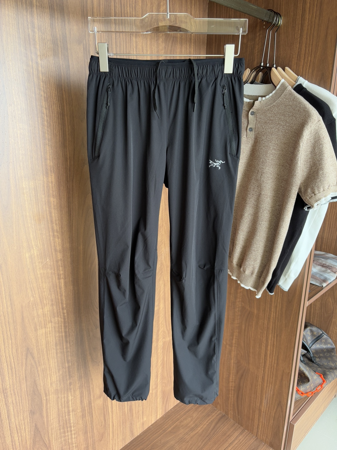 始祖鸟 官网同步 经典户外 工装裤 颜色超级正 海外同步发型 今年流行趋势 进口科技面料 M-3XL