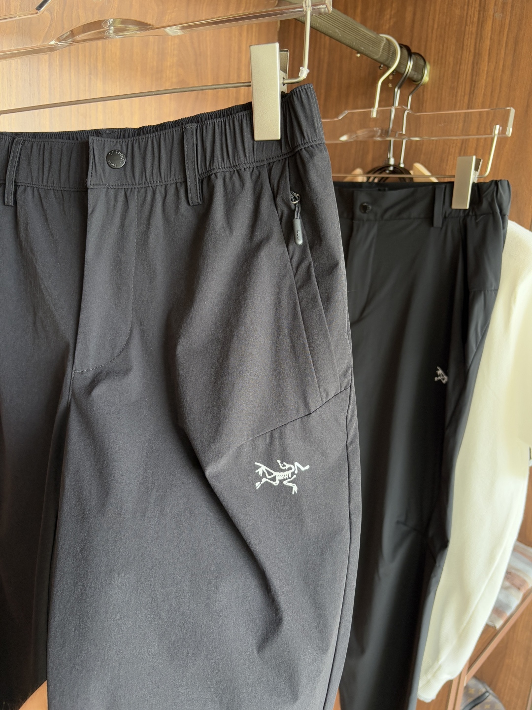 始祖鸟 官网同步 经典户外 工装裤 颜色超级正 海外同步发型 今年流行趋势 进口科技面料 M-3XL