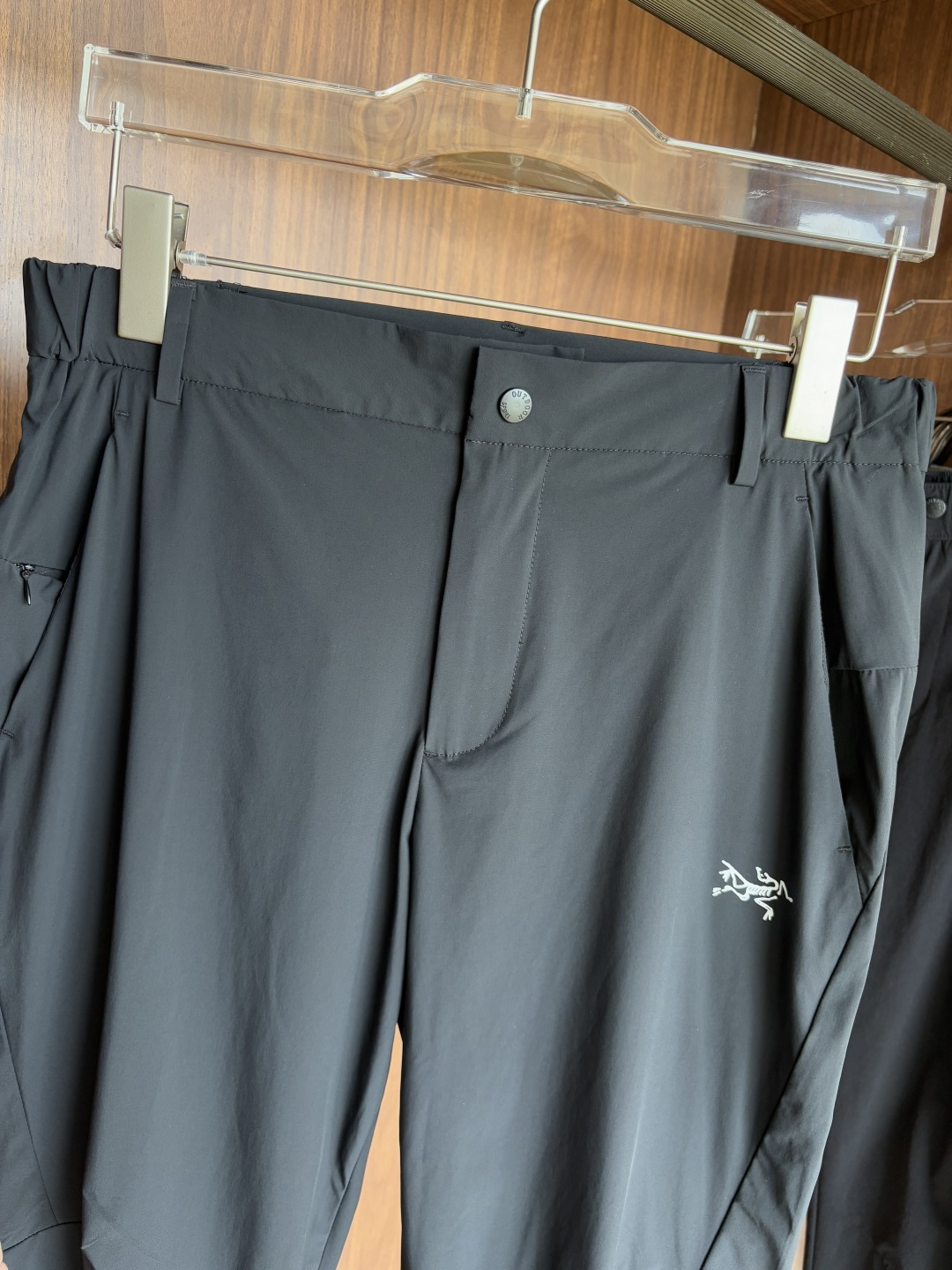 始祖鸟 官网同步 经典户外 工装裤 颜色超级正 海外同步发型 今年流行趋势 进口科技面料 M-3XL