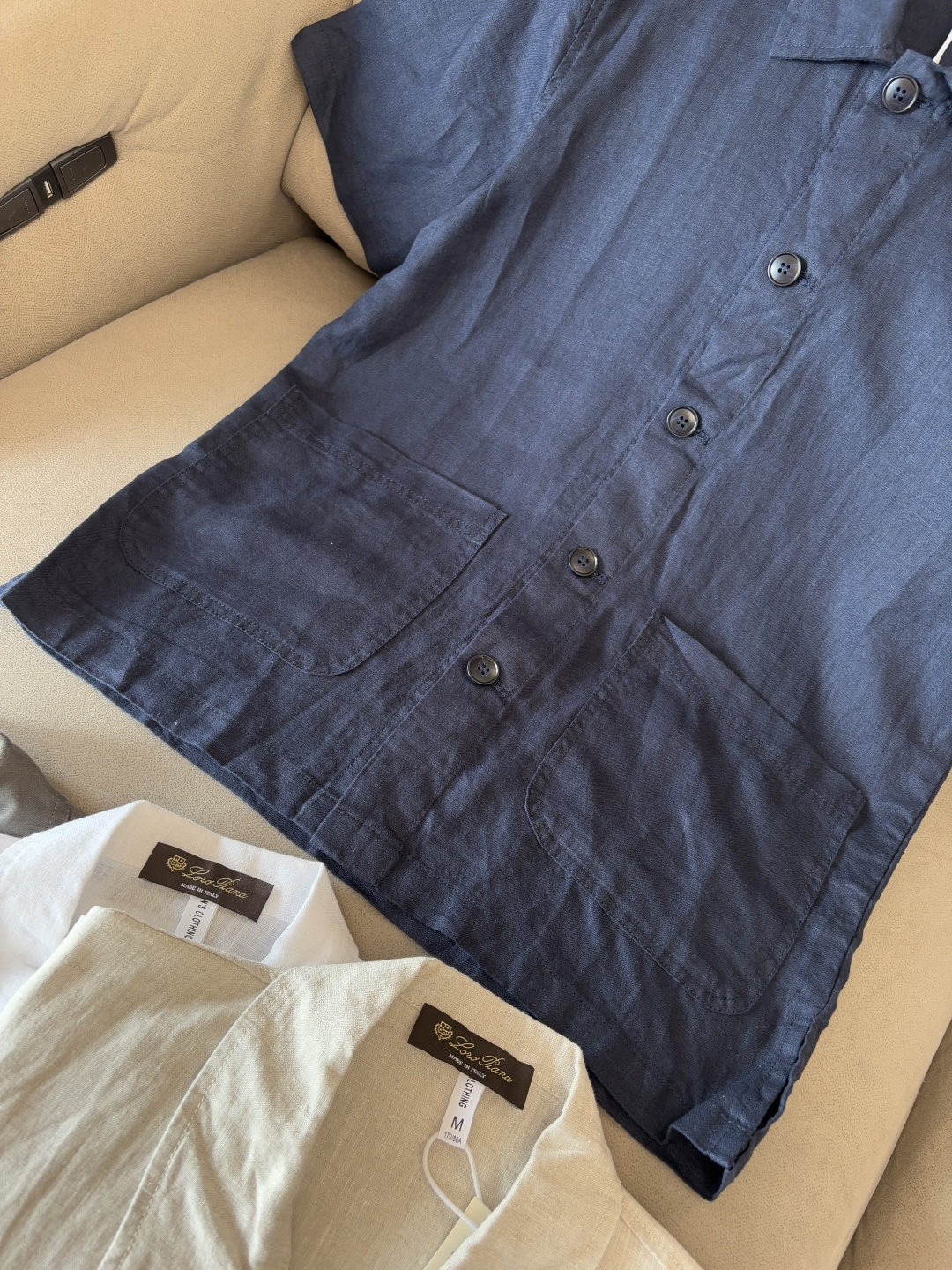 L家2025新款100%亚麻男士短袖，男装界的天花板，这款翻领麻料衫短袖精准到每一针的细腻工艺，完全区别