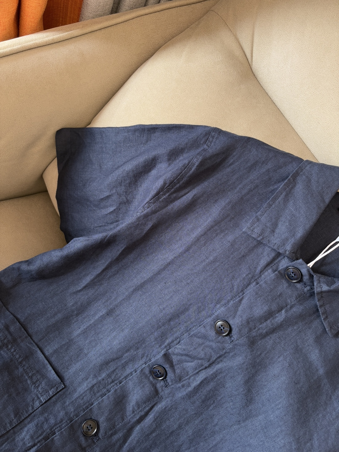 L家2025新款100%亚麻男士短袖，男装界的天花板，这款翻领麻料衫短袖精准到每一针的细腻工艺，完全区别