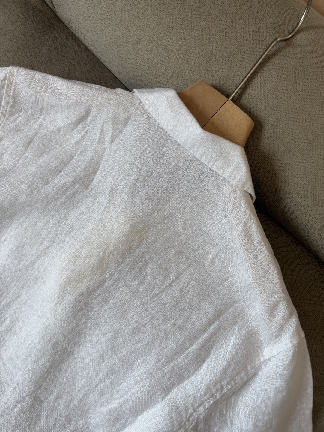 L家2025新款100%亚麻男士短袖，男装界的天花板，这款翻领麻料衫短袖精准到每一针的细腻工艺，完全区别