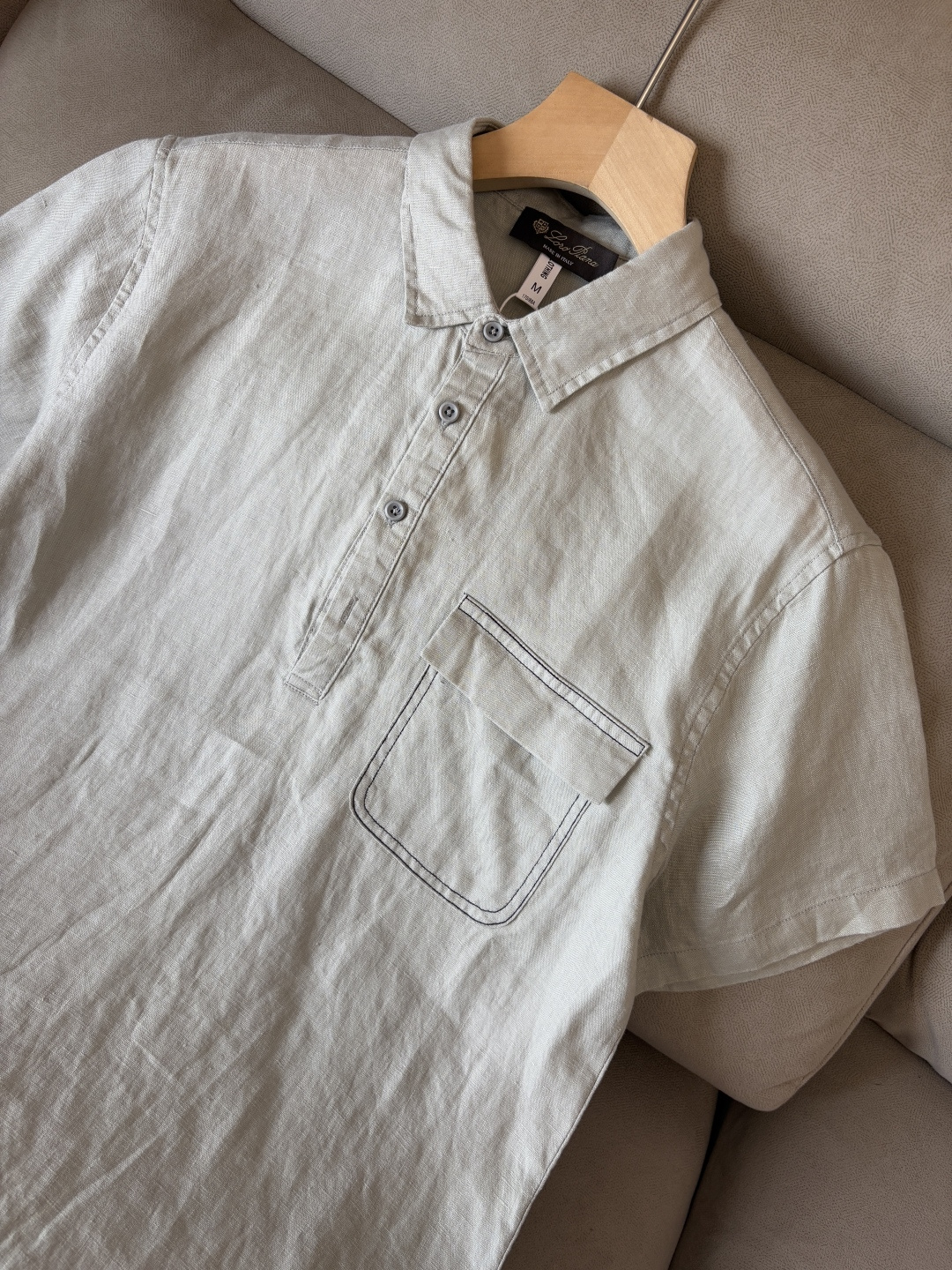 L家2025新款100%亚麻男士短袖，男装界的天花板，这款翻领麻料衫短袖精准到每一针的细腻工艺，完全区别
