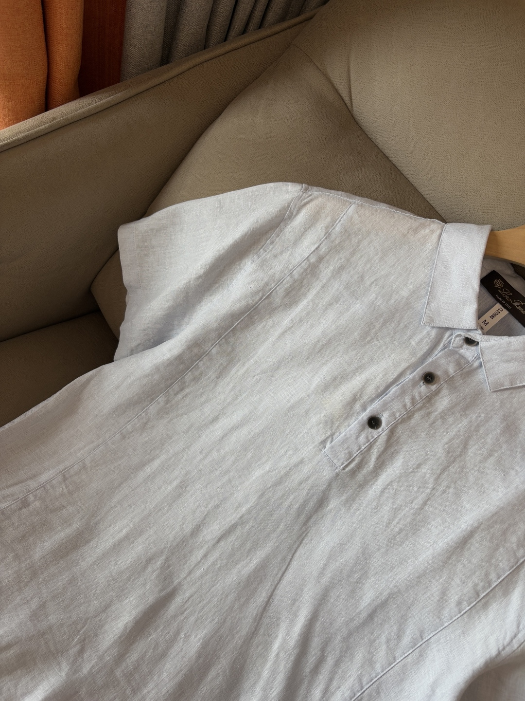 L家2025新款100%亚麻男士短袖，男装界的天花板，这款翻领麻料衫短袖精准到每一针的细腻工艺，完全区别
