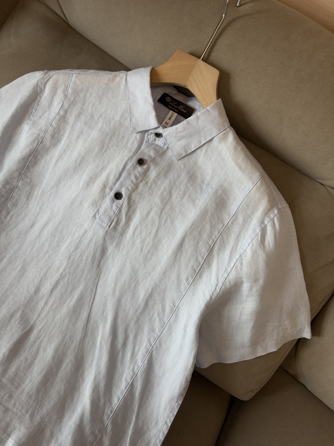 L家2025新款100%亚麻男士短袖，男装界的天花板，这款翻领麻料衫短袖精准到每一针的细腻工艺，完全区别