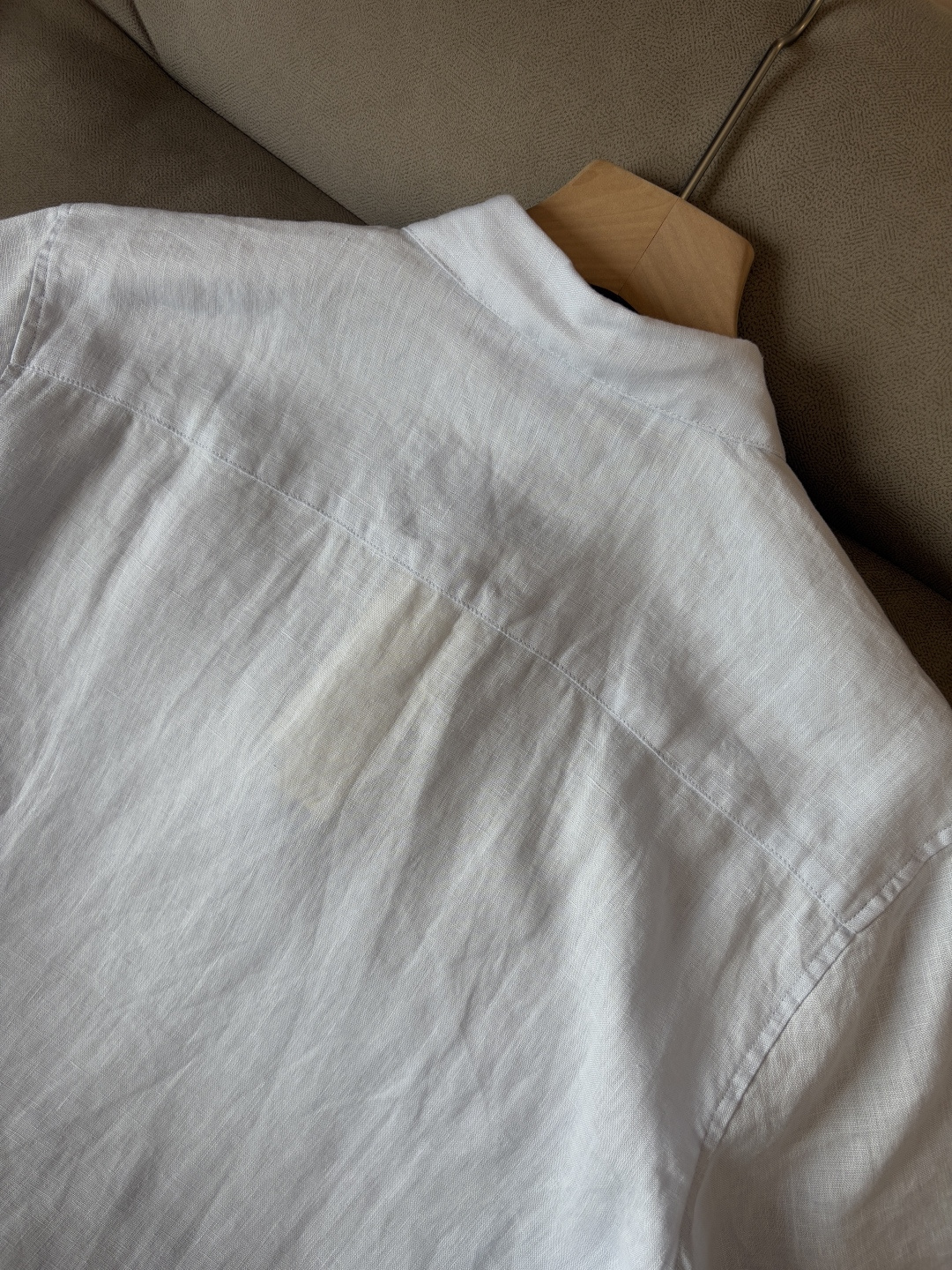 L家2025新款100%亚麻男士短袖，男装界的天花板，这款翻领麻料衫短袖精准到每一针的细腻工艺，完全区别