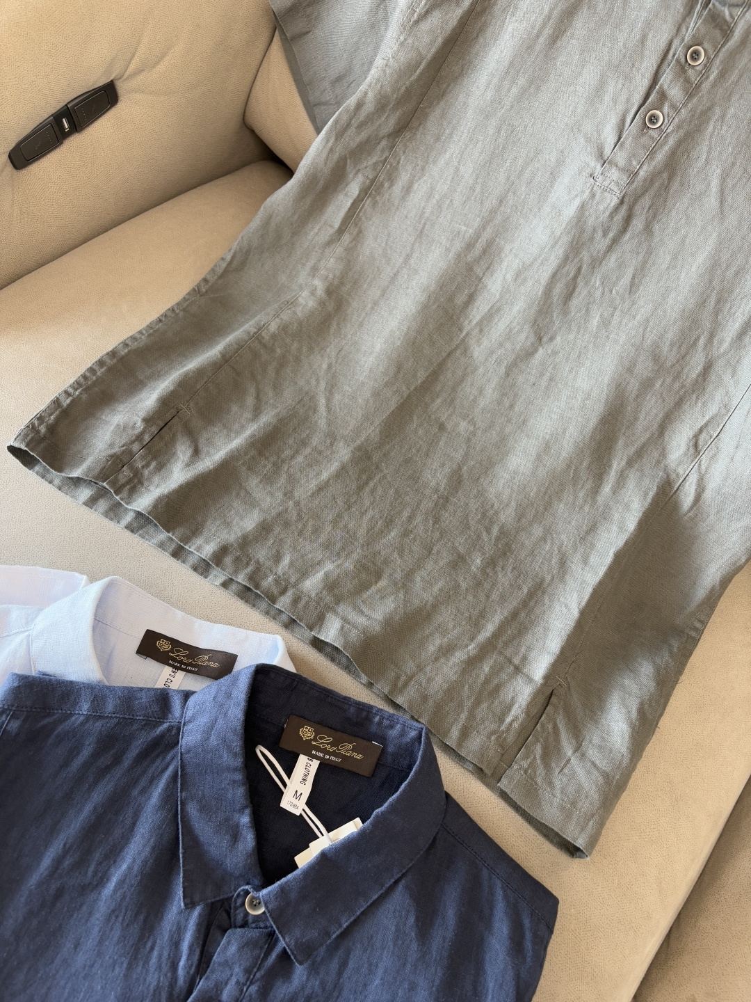 L家2025新款100%亚麻男士短袖，男装界的天花板，这款翻领麻料衫短袖精准到每一针的细腻工艺，完全区别