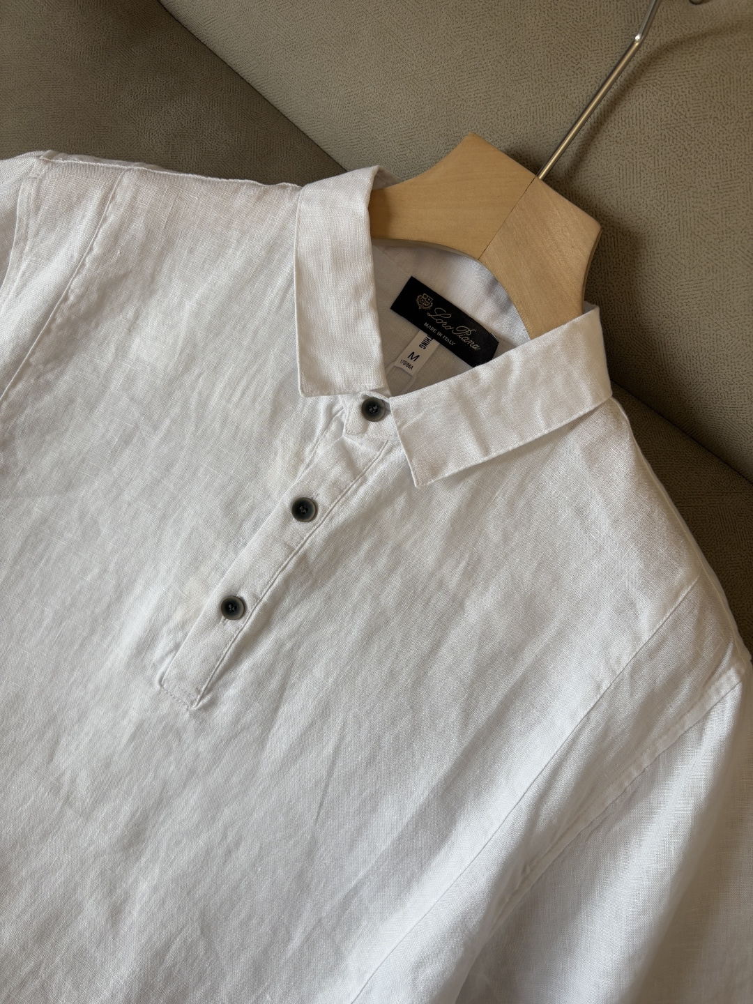 L家2025新款100%亚麻男士短袖，男装界的天花板，这款翻领麻料衫短袖精准到每一针的细腻工艺，完全区别