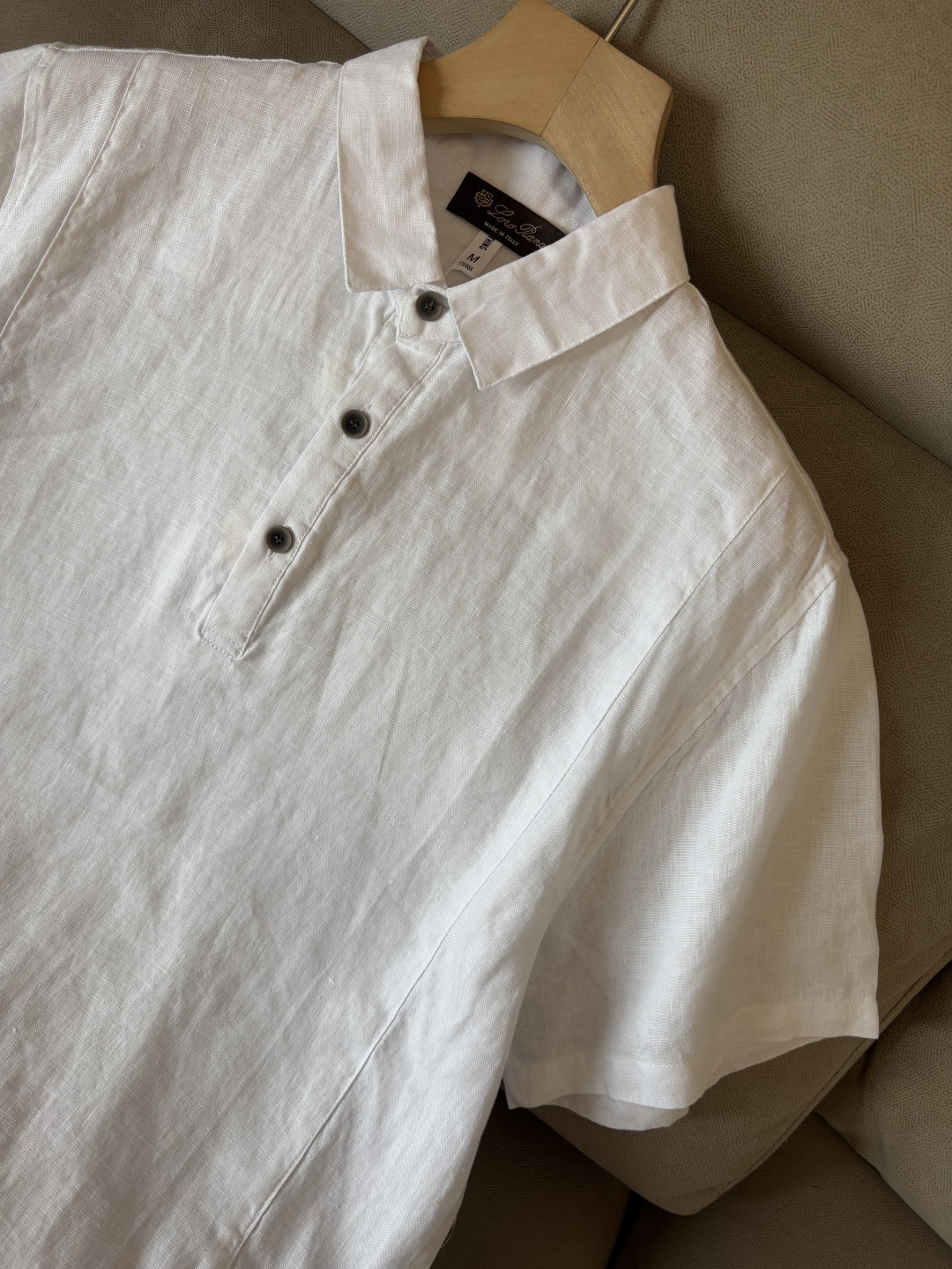 L家2025新款100%亚麻男士短袖，男装界的天花板，这款翻领麻料衫短袖精准到每一针的细腻工艺，完全区别