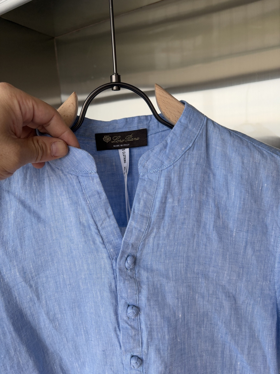 L家2025新款100%亚麻男士短袖，男装界的天花板，这款翻领麻料衫短袖精准到每一针的细腻工艺，完全区别