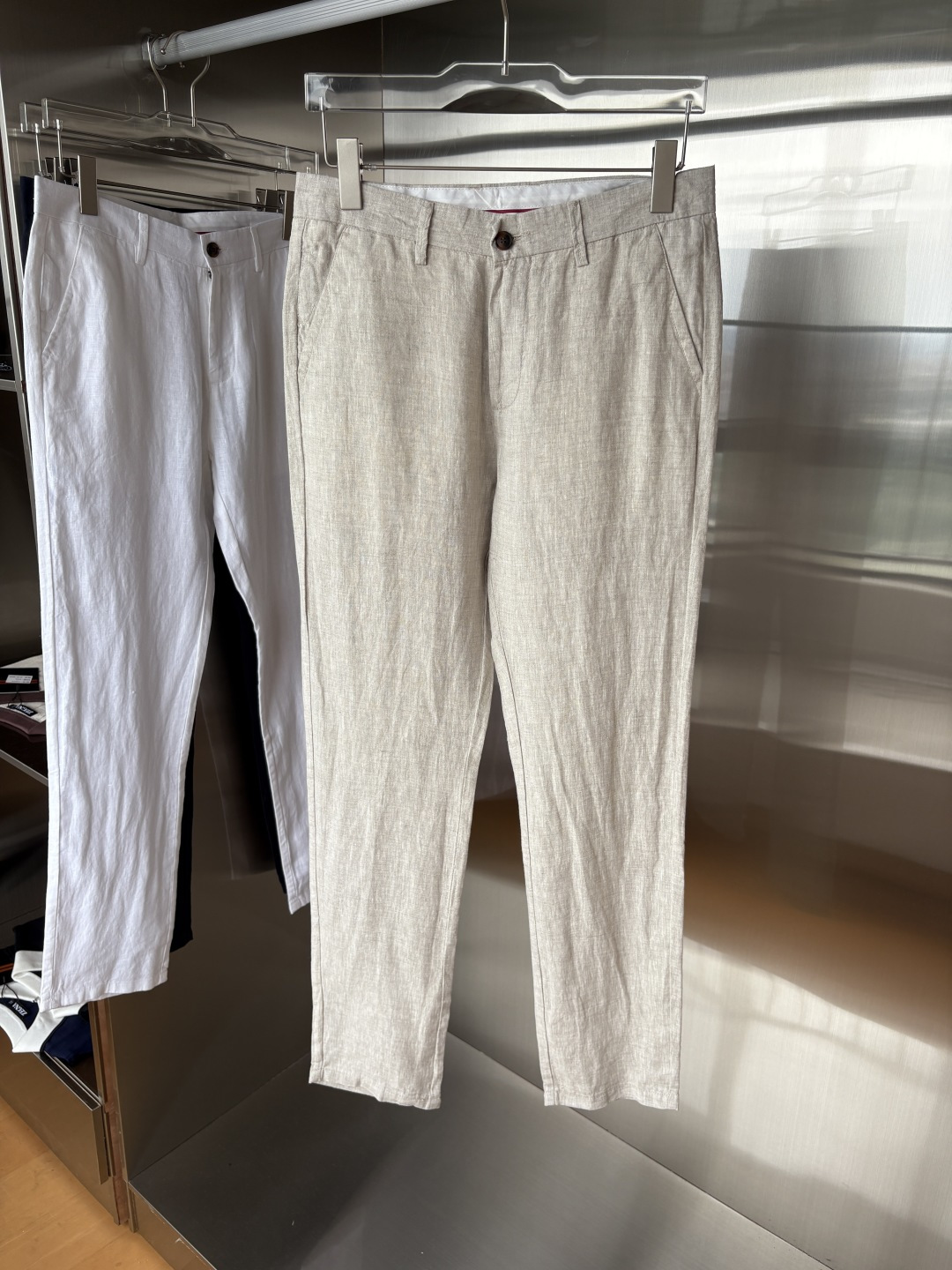 NO:469587,L, P spring and summer embroidery logo % full hemp fashion casual pants pants Uncontrollable creation dynamic and attractive, perfect dress makes fashionable business casual and easy to break. Natural fine fiber rain and dew thread + silk fiber blended material, made of golden ratio combed textile, very light and soft texture, with moisture absorption and heat dissipation and breathability, cool and wide. Neat threading sewing, elastic drawstring waist + embroidery logo decoration opens a new perspective of modern and fashionable seasoning luxury. M-3XL;006,, gold,alexander wang19860909L、P春夏刺绣标识 ％全麻时尚休闲裤 裤子 无节制的创造动感兼具吸引力,完美着装让时尚商务休闲轻而易举的攻破. 天然细纤维雨露麻料＋丝质纤维混纺材质,黄金比例精梳纺织而成,质地非常轻盈轻薄柔软,具有吸湿散热与透气的效果,凉爽挺阔. 工整的走线缝制,弹力抽绳腰间＋刺绣标识装饰开启现代时尚的调味剂奢华的新视角. M-3XL;006,,gold,alexander wang,Men's clothing