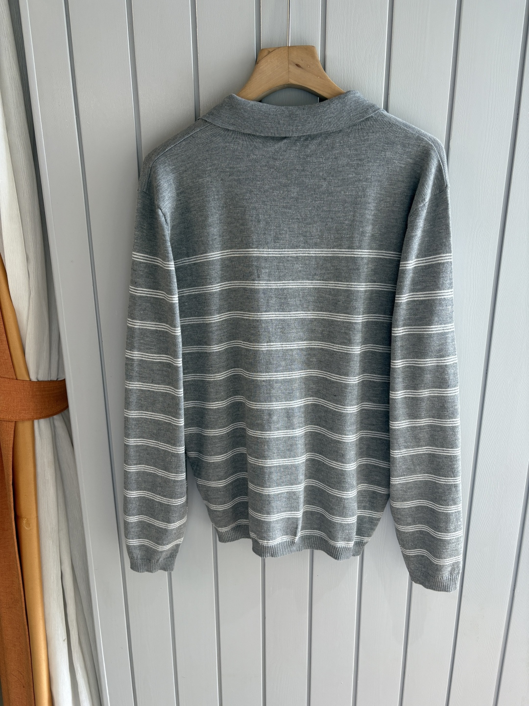 耗时王”菱形提花设计甄选超细优质纱线翻领短袖男士典藏款「耗时王」长袖针织奢雅工艺，触肤即高阶。• 匠心底