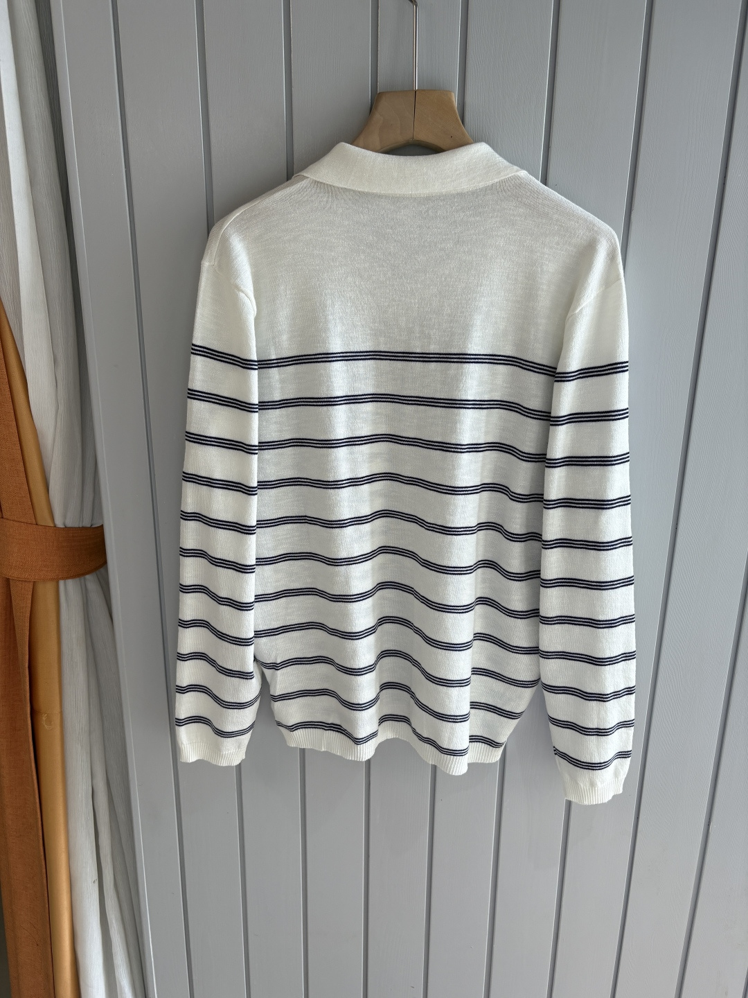 耗时王”菱形提花设计甄选超细优质纱线翻领短袖男士典藏款「耗时王」长袖针织奢雅工艺，触肤即高阶。• 匠心底