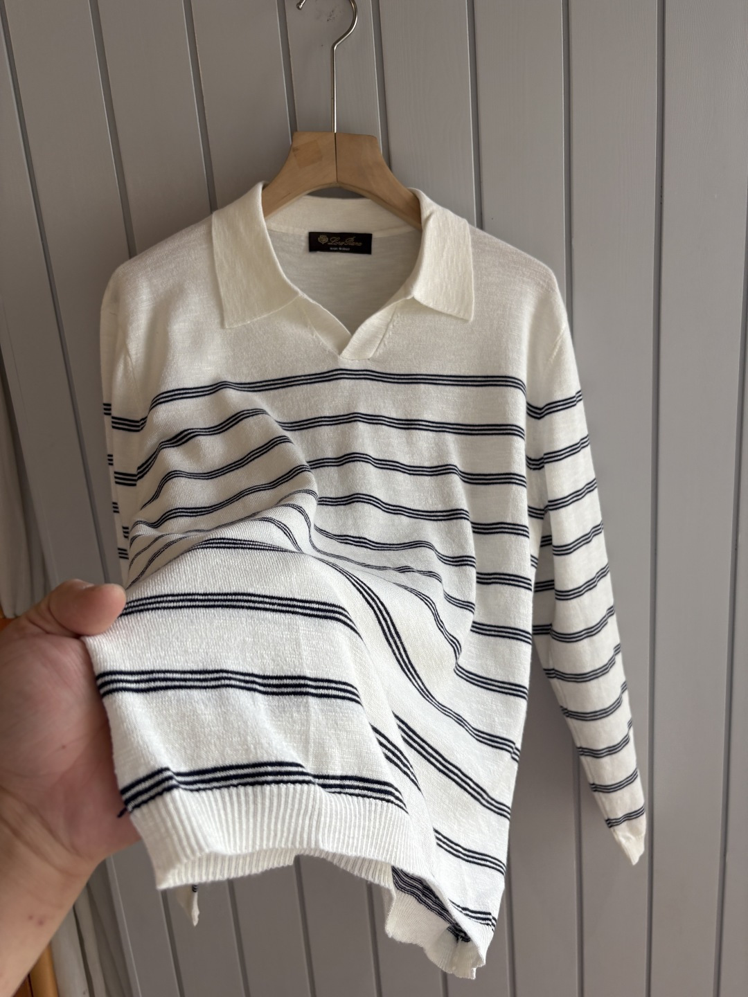 耗时王”菱形提花设计甄选超细优质纱线翻领短袖男士典藏款「耗时王」长袖针织奢雅工艺，触肤即高阶。• 匠心底