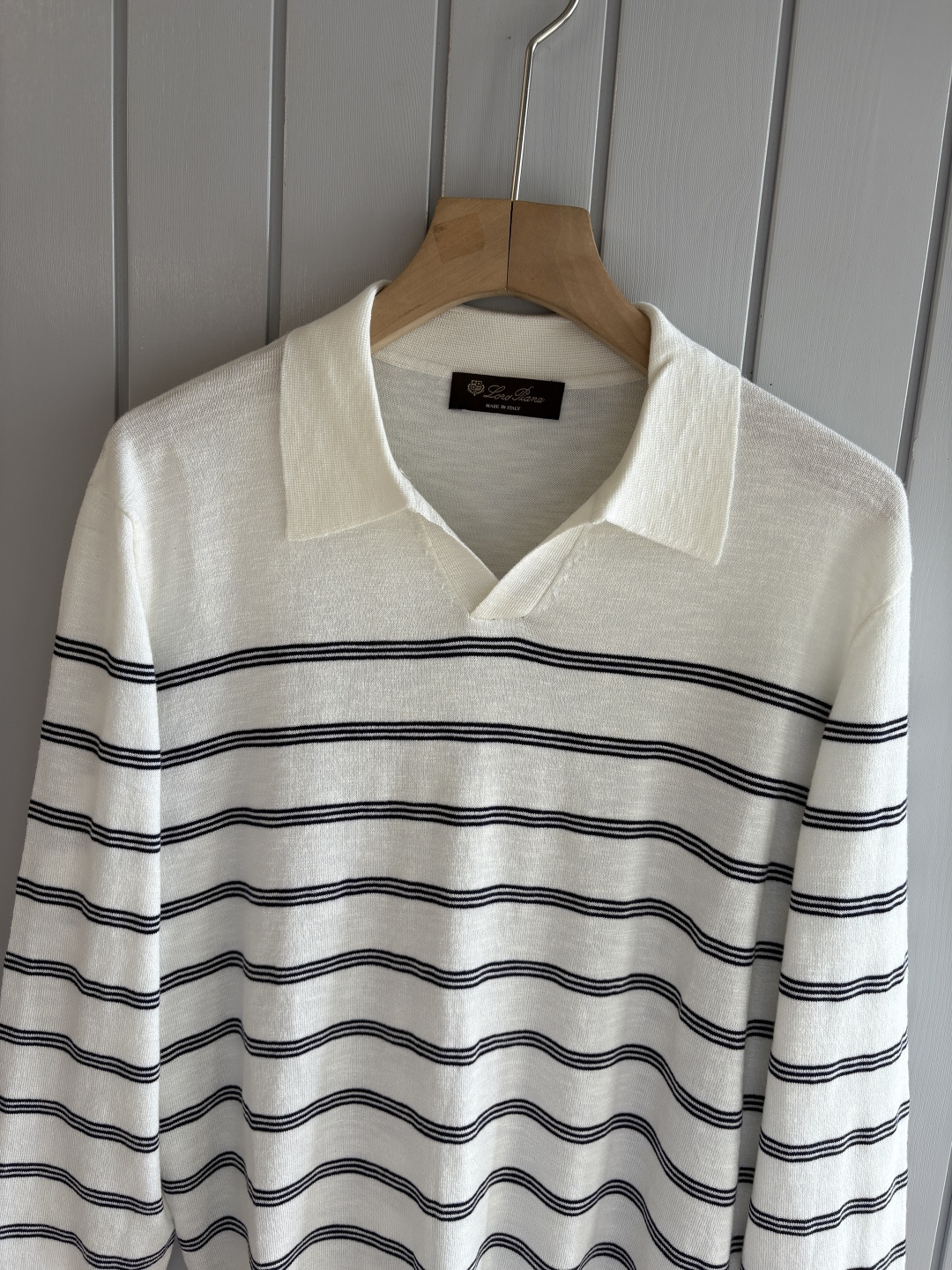 耗时王”菱形提花设计甄选超细优质纱线翻领短袖男士典藏款「耗时王」长袖针织奢雅工艺，触肤即高阶。• 匠心底