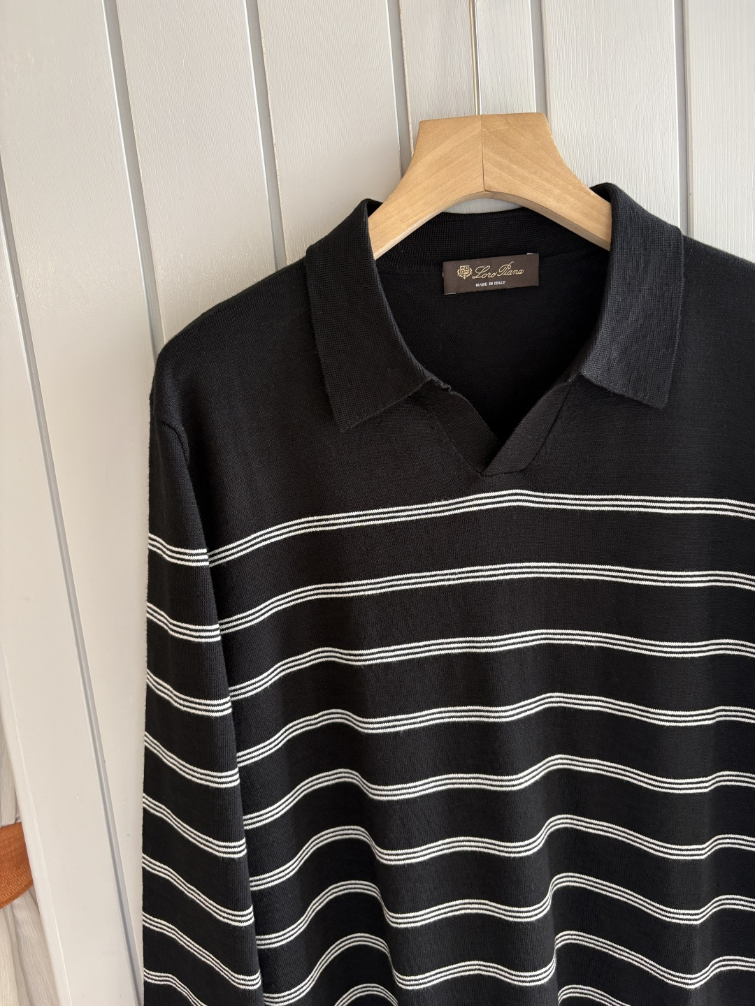 耗时王”菱形提花设计甄选超细优质纱线翻领短袖男士典藏款「耗时王」长袖针织奢雅工艺，触肤即高阶。• 匠心底