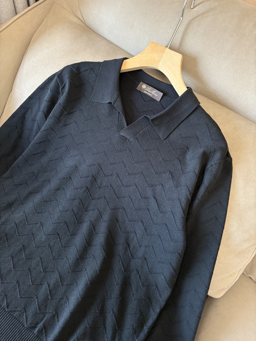 耗时王”菱形提花设计甄选超细优质纱线翻领短袖男士典藏款「耗时王」长袖针织奢雅工艺，触肤即高阶。

• 匠