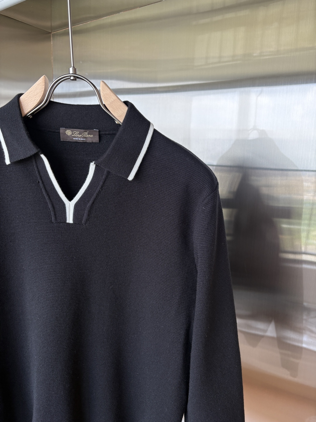 耗时王”菱形提花设计甄选超细优质纱线翻领短袖男士典藏款「耗时王」长袖针织奢雅工艺，触肤即高阶。

• 匠