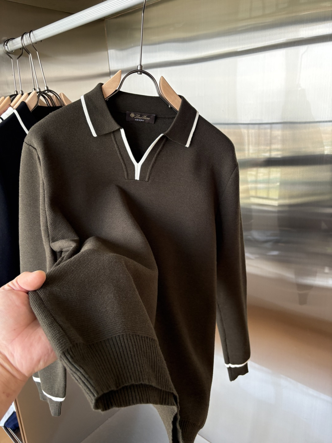 耗时王”菱形提花设计甄选超细优质纱线翻领短袖男士典藏款「耗时王」长袖针织奢雅工艺，触肤即高阶。

• 匠