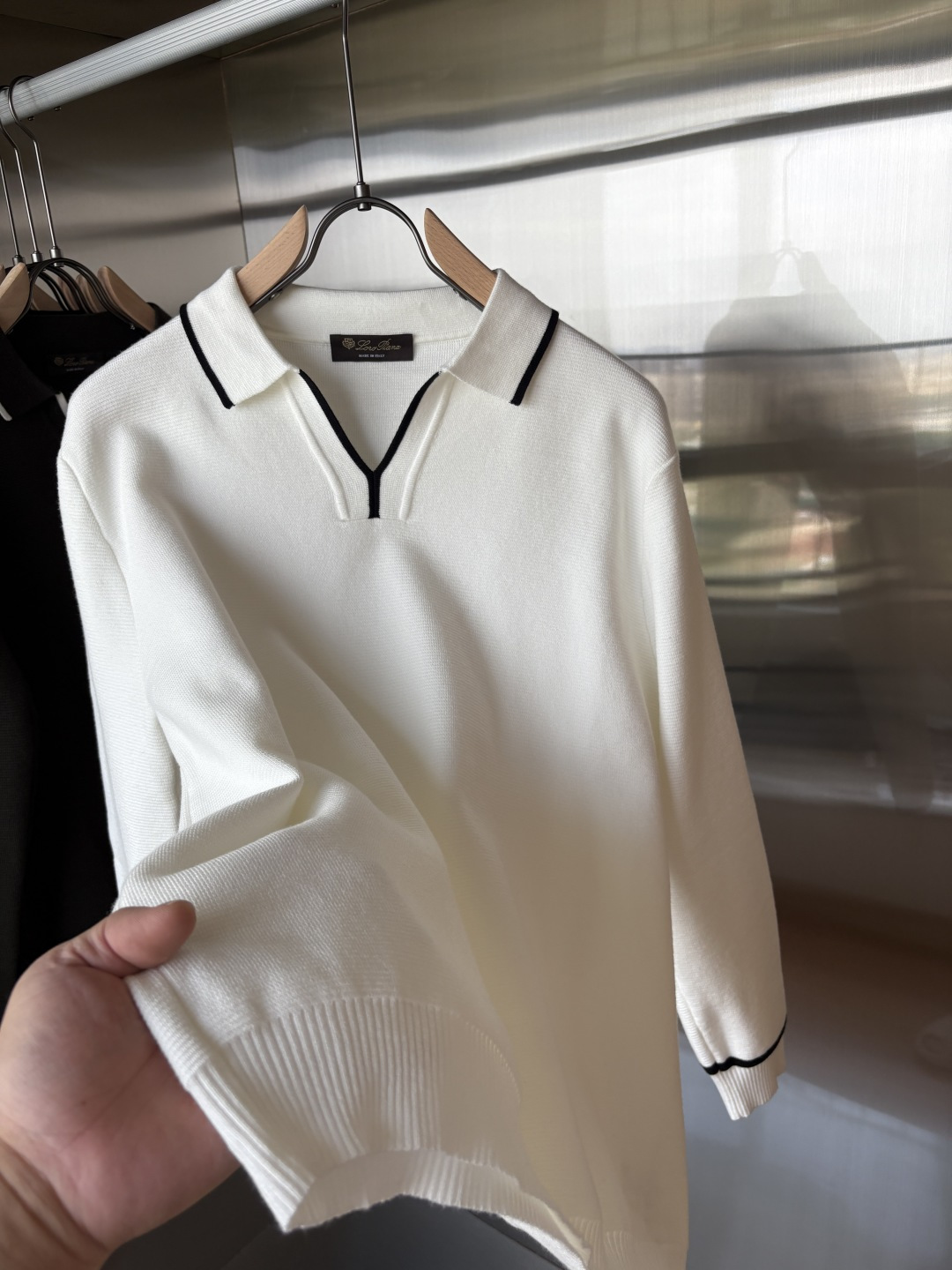 耗时王”菱形提花设计甄选超细优质纱线翻领短袖男士典藏款「耗时王」长袖针织奢雅工艺，触肤即高阶。

• 匠