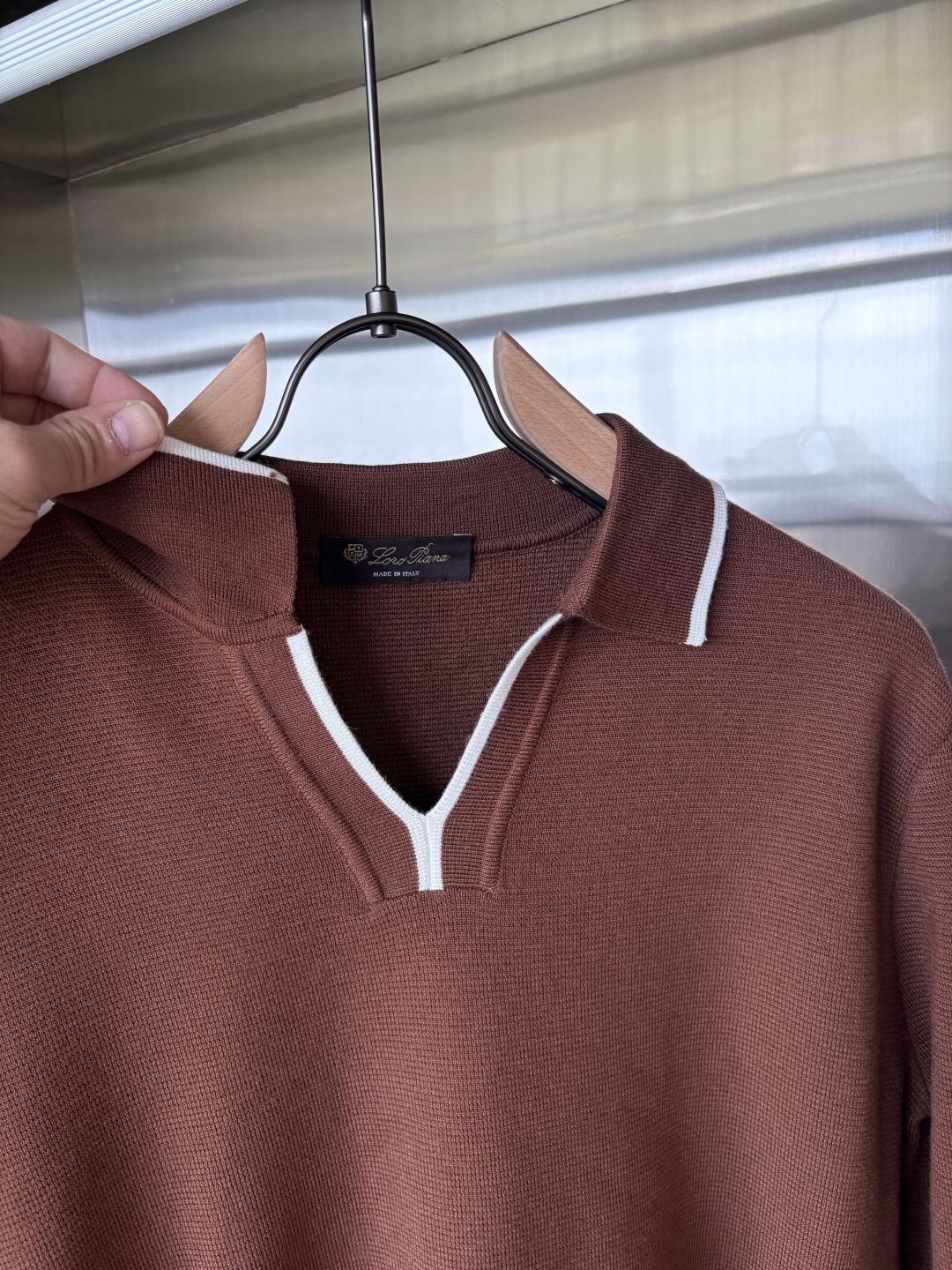 耗时王”菱形提花设计甄选超细优质纱线翻领短袖男士典藏款「耗时王」长袖针织奢雅工艺，触肤即高阶。

• 匠