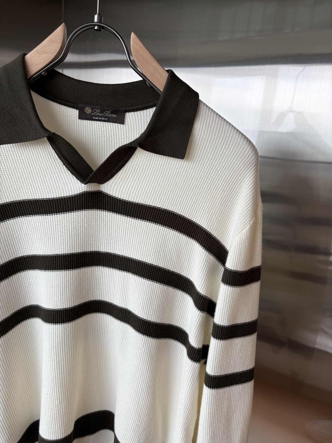 耗时王”菱形提花设计甄选超细优质纱线翻领短袖男士典藏款「耗时王」长袖针织奢雅工艺，触肤即高阶。

• 匠