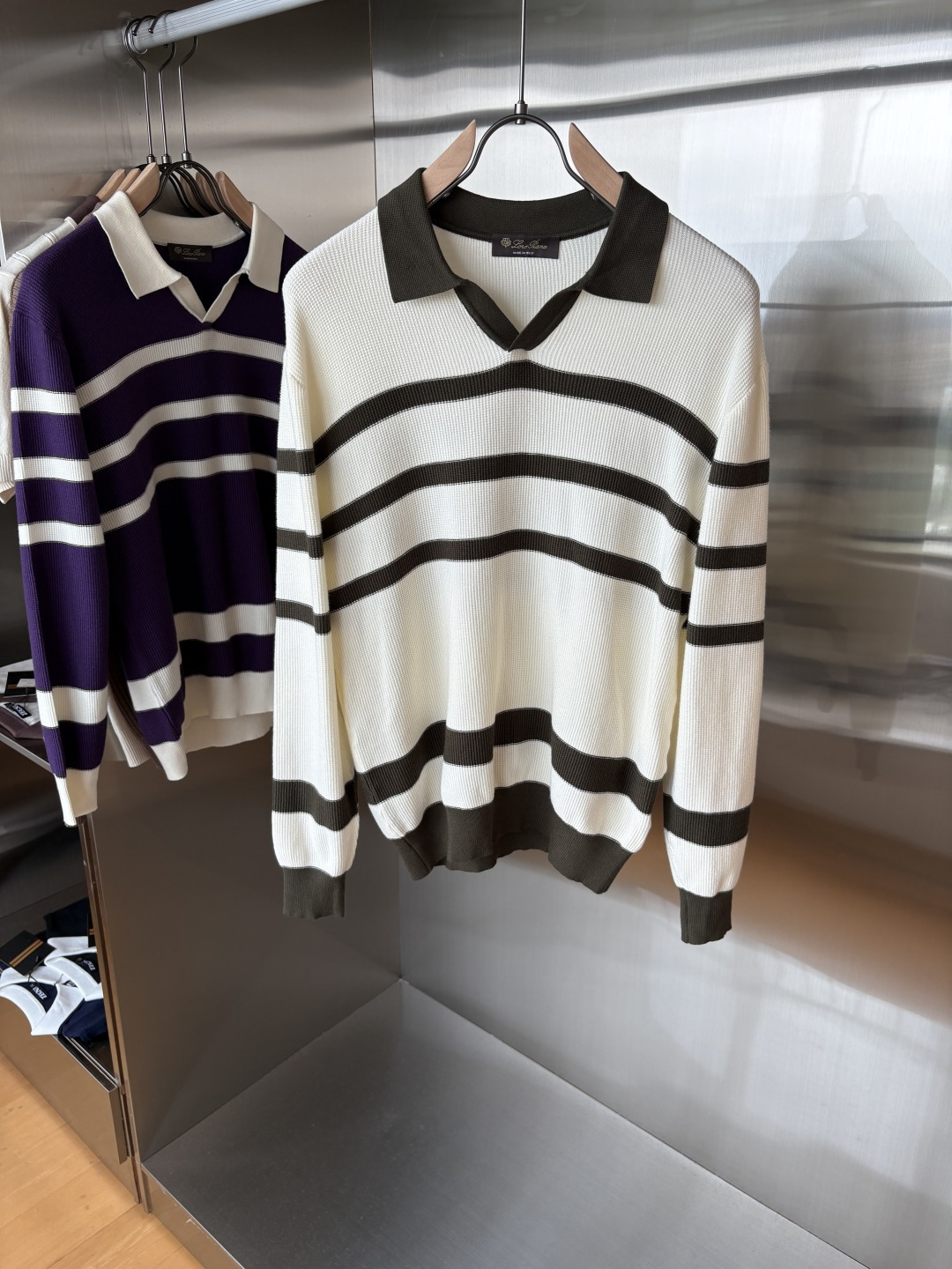 耗时王”菱形提花设计甄选超细优质纱线翻领短袖男士典藏款「耗时王」长袖针织奢雅工艺，触肤即高阶。

• 匠