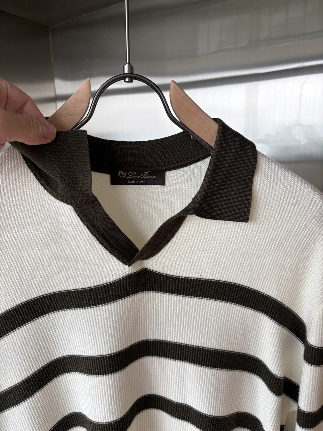 耗时王”菱形提花设计甄选超细优质纱线翻领短袖男士典藏款「耗时王」长袖针织奢雅工艺，触肤即高阶。

• 匠